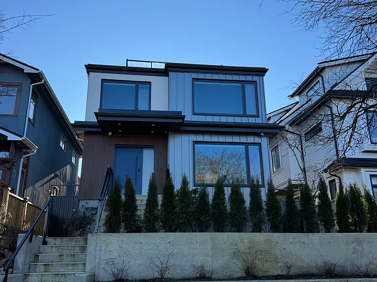 1334 E 35th Ave #2 — Photo 2