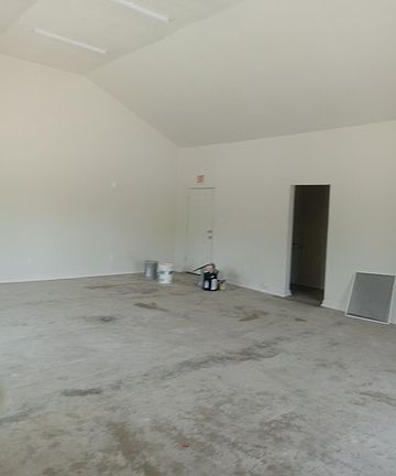 4th image of 2203 El Paso St