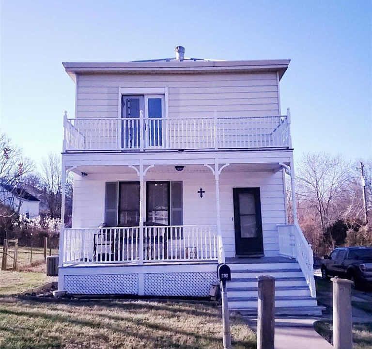 1st image of 302 Filmore St