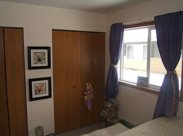 2nd image of 1723 La Crescent St APT 98