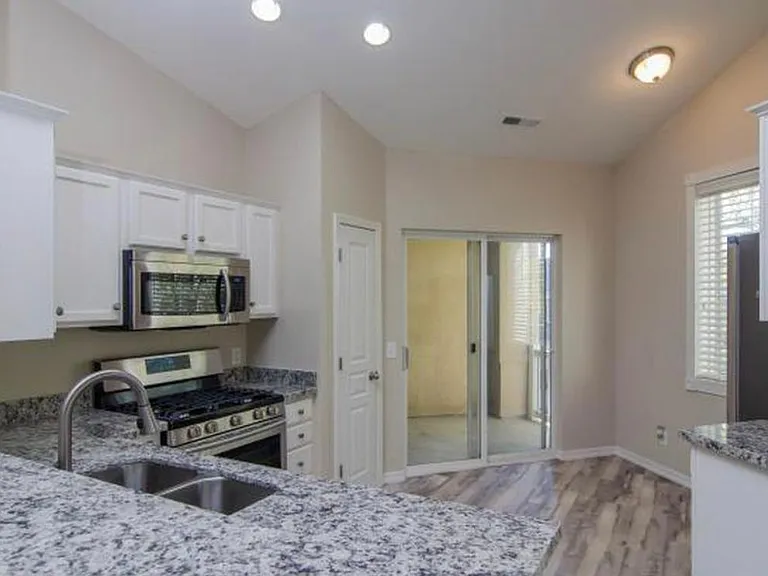 966 S Courtyard Ln — Photo 9