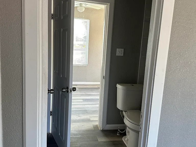 1009 S Lea Ave — Photo 4
