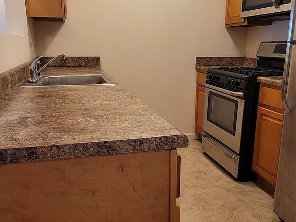 5th image of 260 Ruth Ct