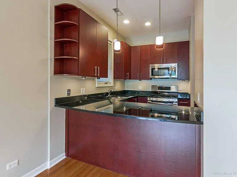 1006 N Wood St #2 — Photo 11