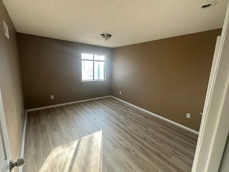 8456 Lane Dr — Photo 11