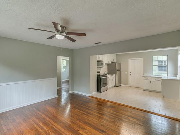 4th image of 1005 W Westbrook Cir