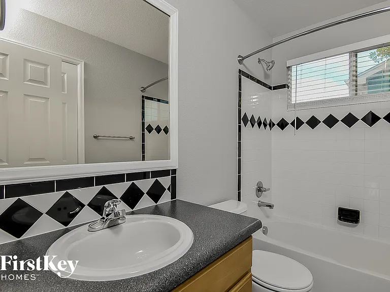8308 Brook Valley Dr — Photo 14