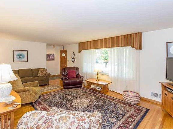 5th image of 5318 Staughton Dr