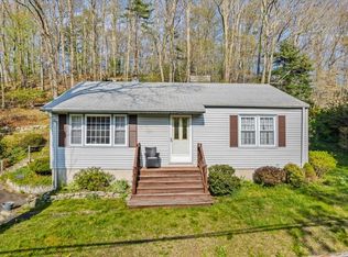 101 E Pattagansett Rd, Niantic, CT 06357