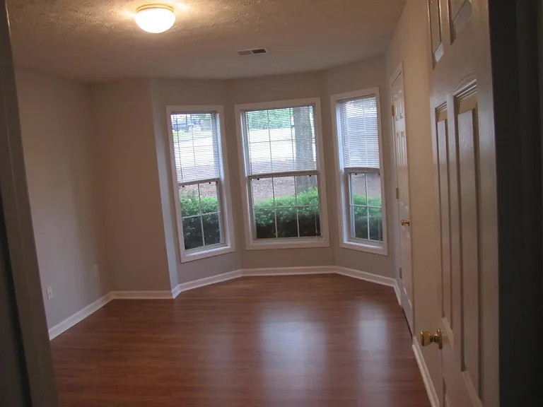 3350 Vernon Cmns NW — Photo 19
