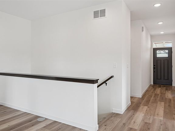 3rd image of 2 Lazy Brook Dr