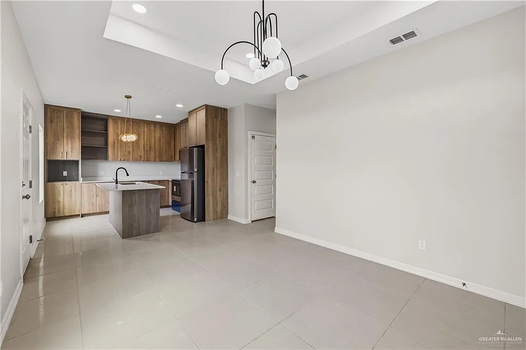 3 bed, 2.0 bath, 980 sqft, $1,450 — Photo 4