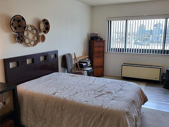 4th image of 725 Miller Ave