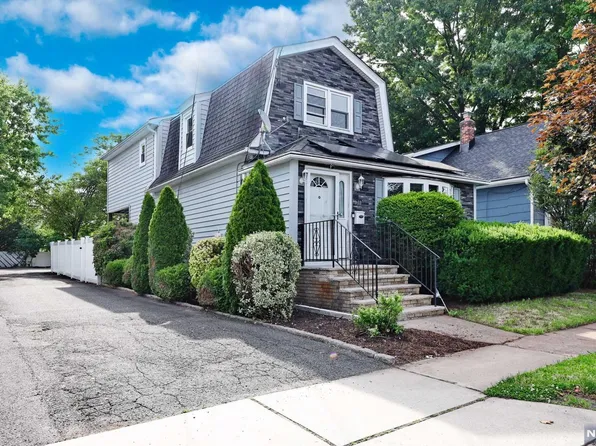 1-11 Hartley Pl, Fair Lawn, NJ 07410
