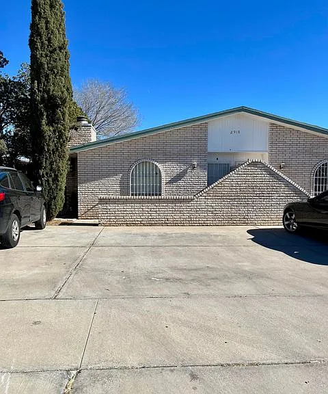 2918 E Glen Dr #B — Photo 1
