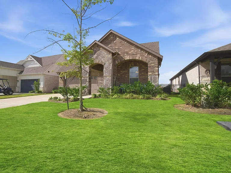 9727 Rockwell Dr — Photo 7