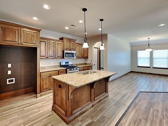 4th image of 14000 Northwood Village Dr