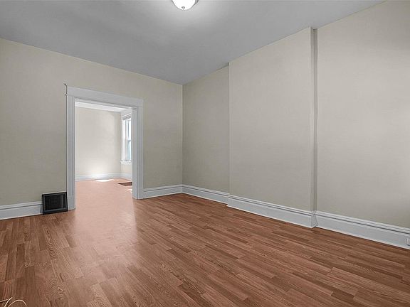 5th image of 3009 Magnolia Ave