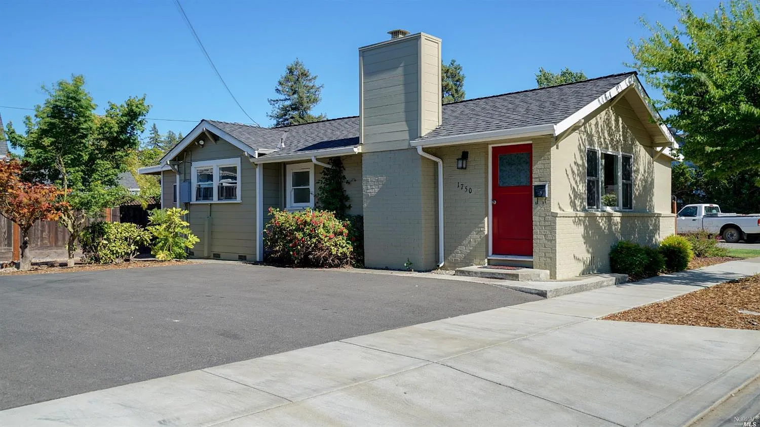 2 bed, 804 sqft, $2,500 — Photo 1