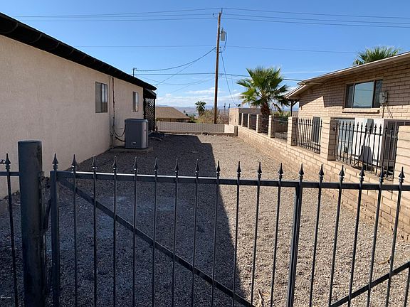 4th image of 405 Flamingo Ln
