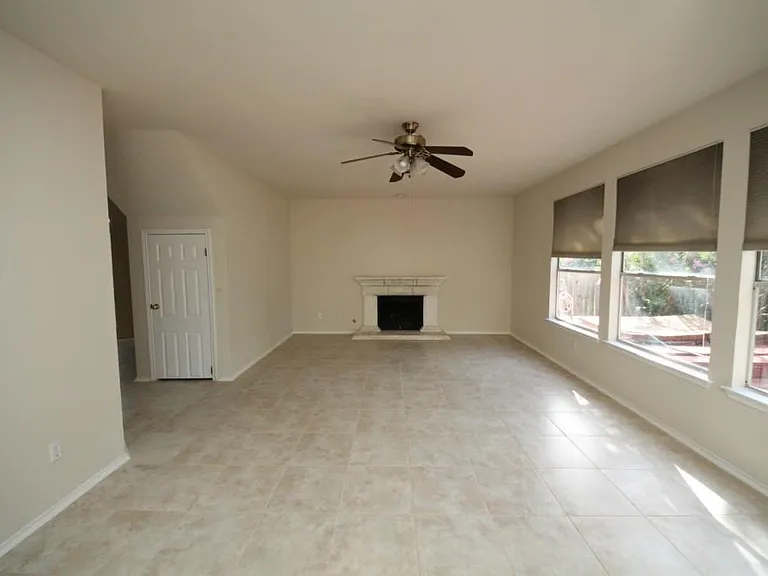 13453 Gent Dr — Photo 5