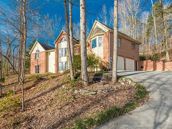 3rd image of 11418 Berry Hill Dr