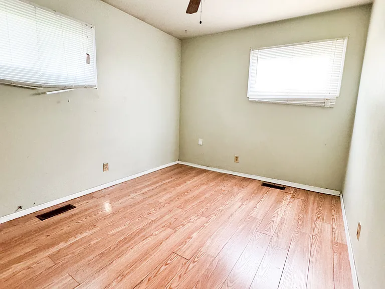 3607 Covert Ave — Photo 5
