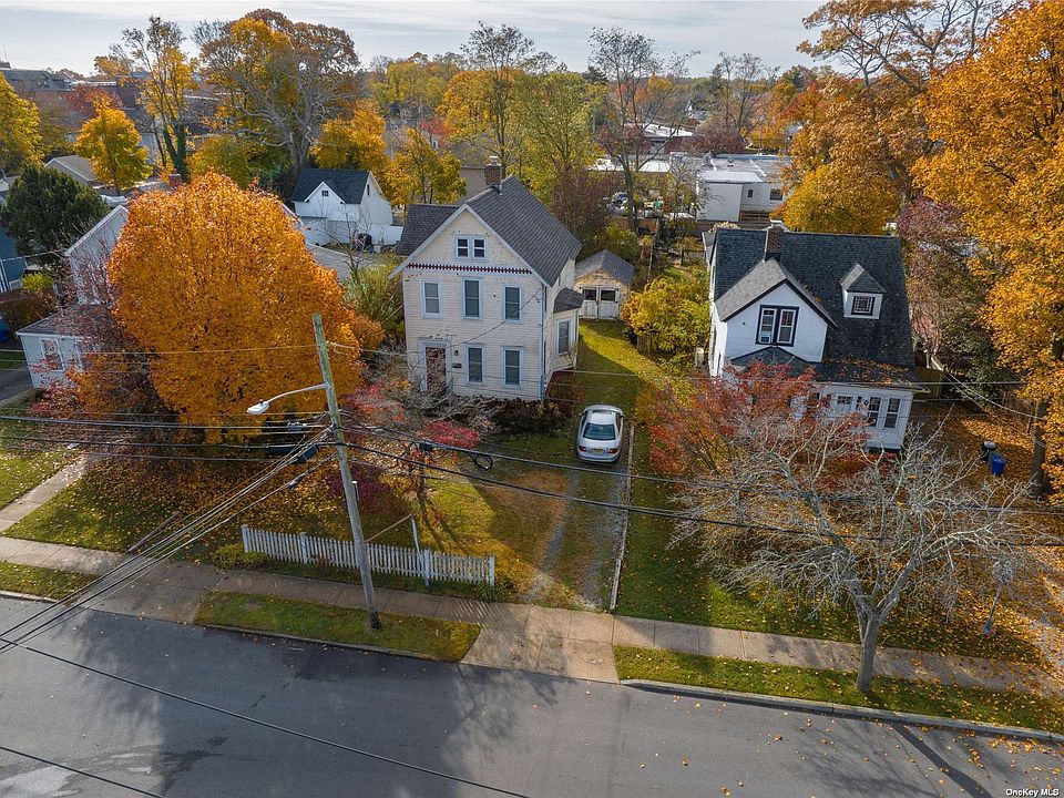 50 Greene Ave Amityville, NY Zillow