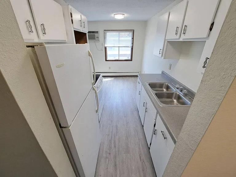 Van Dyke Apartments — Photo 50