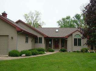 19595 Lakeshore Dr, Three Rivers, MI 49093