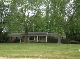 1095 Devenish Ln, Flint, MI 48532