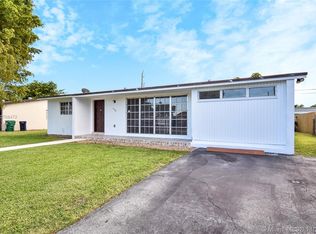 4900 SW 94th Ct, Miami, FL 33165