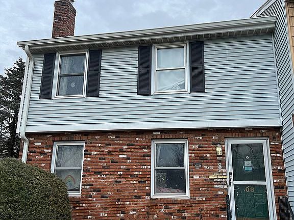 2nd image of 8 Saint Marc Cir #Q
