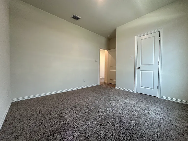 404 Pepperbark Ave — Photo 6