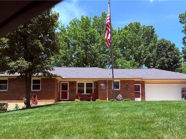 123 Grove Ave, Bonner Springs, KS 66012