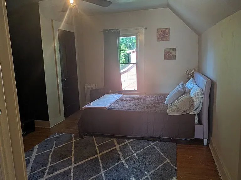 206 E Main St — Photo 25