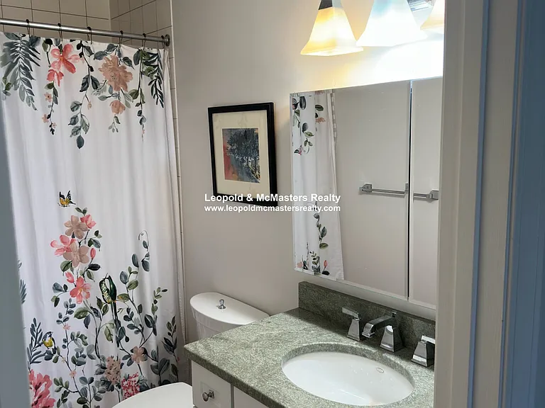82 Chestnut St #21 — Photo 9