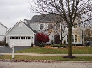 734 Warwick Ln, Lake Zurich, IL 60047