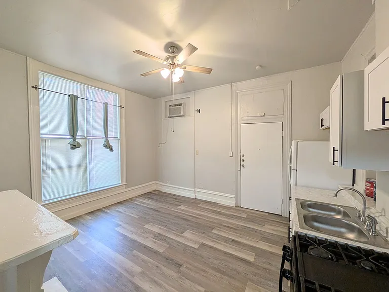 822 E Carson St #7 — Photo 7