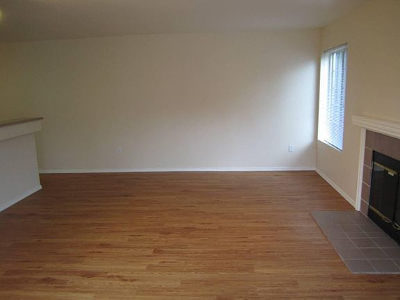 4th image of 406 118th Ave SE APT 22