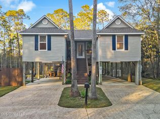 118 Holly Point Dr, Pass Christian, MS 39571