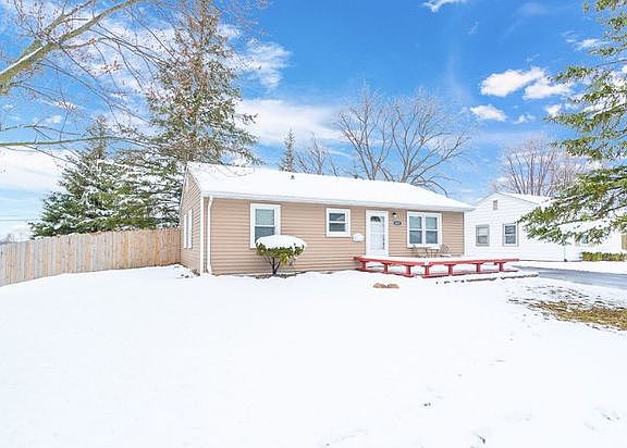 3rd image of 1811 Burry Circle Dr