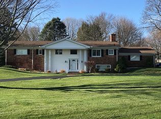 6887 Beach Rd, Troy, MI 48098