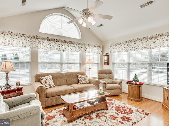 3rd image of 6375 Autumn Leaf Cir