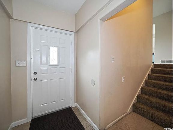 3rd image of 8790 S Royal Crest Dr