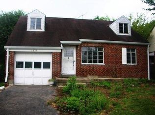 1529 W Galbraith Rd, Cincinnati, OH 45231