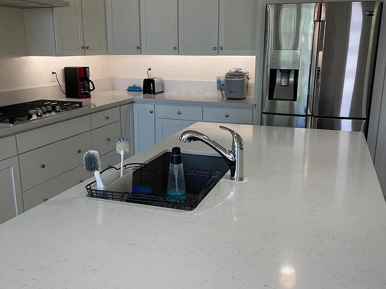 2382 W Gloria Ln — Photo 6