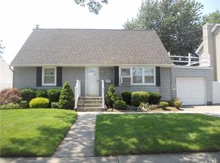 270 Charles Ave, Massapequa Park, NY 11762