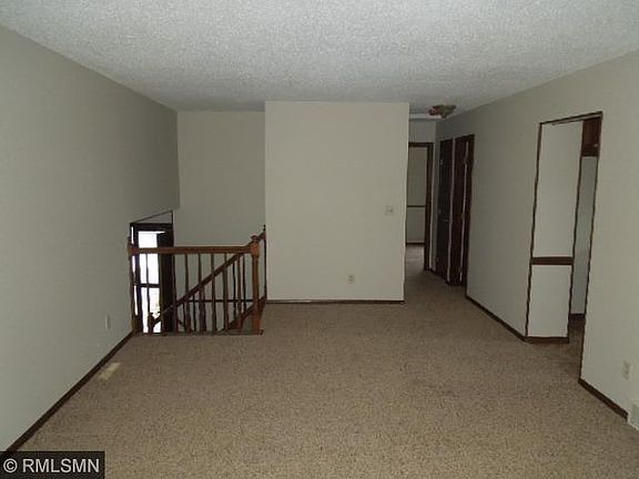 4th image of 1415 Blueberry Ln