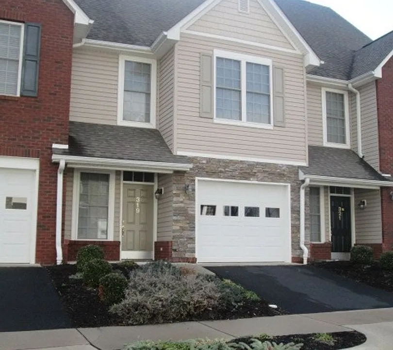 319 Sheliah Ct